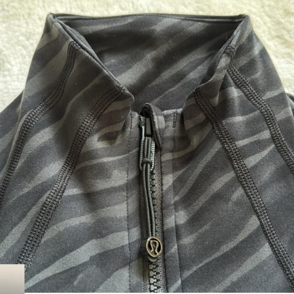 NWOT !!  🍋 LULULEMON Define Jacket Black grey size 6 - Picture 8 of 12